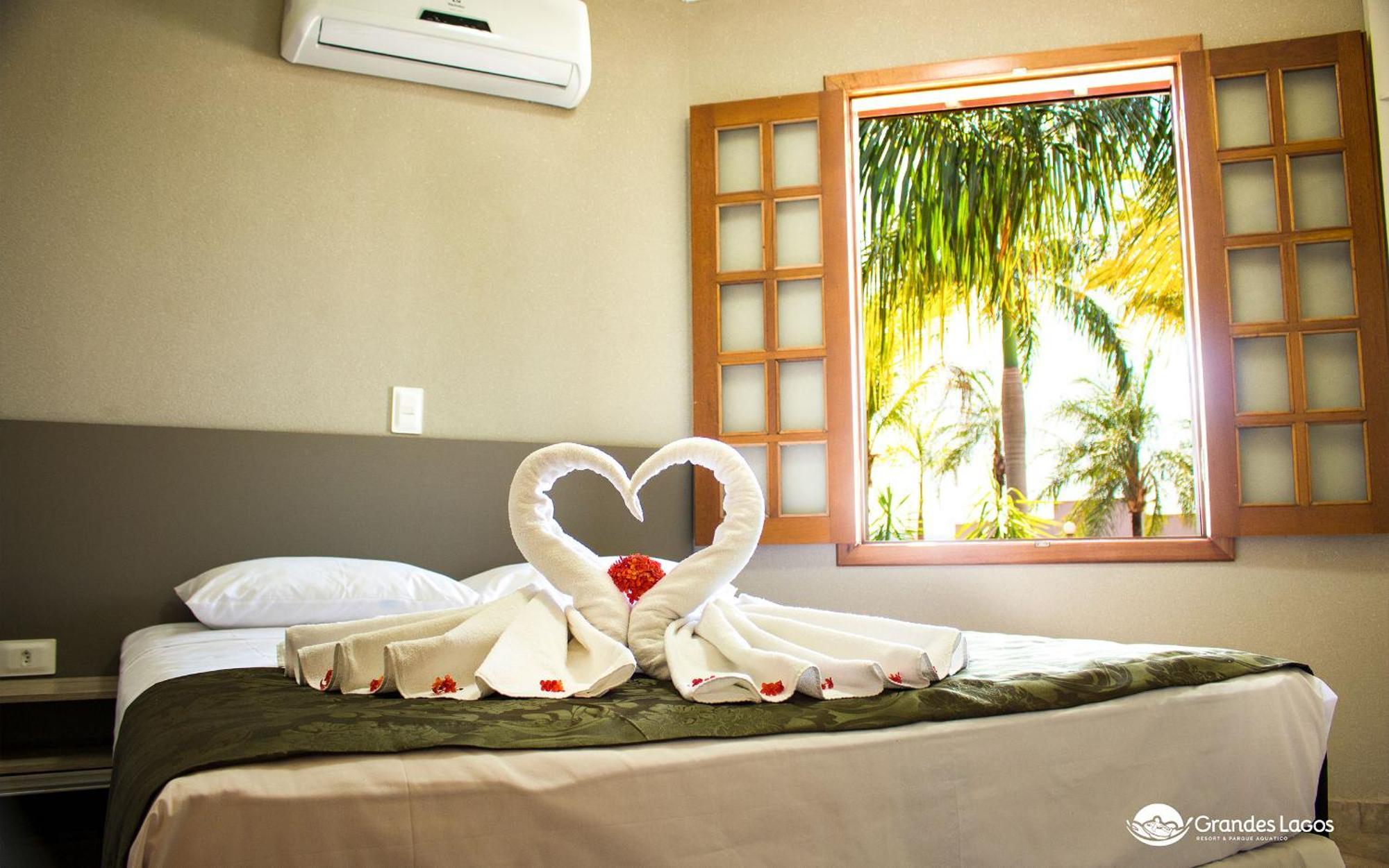Grandes Lagos Resorts E Parque Aquatico Santa Clara d'Oeste Room photo