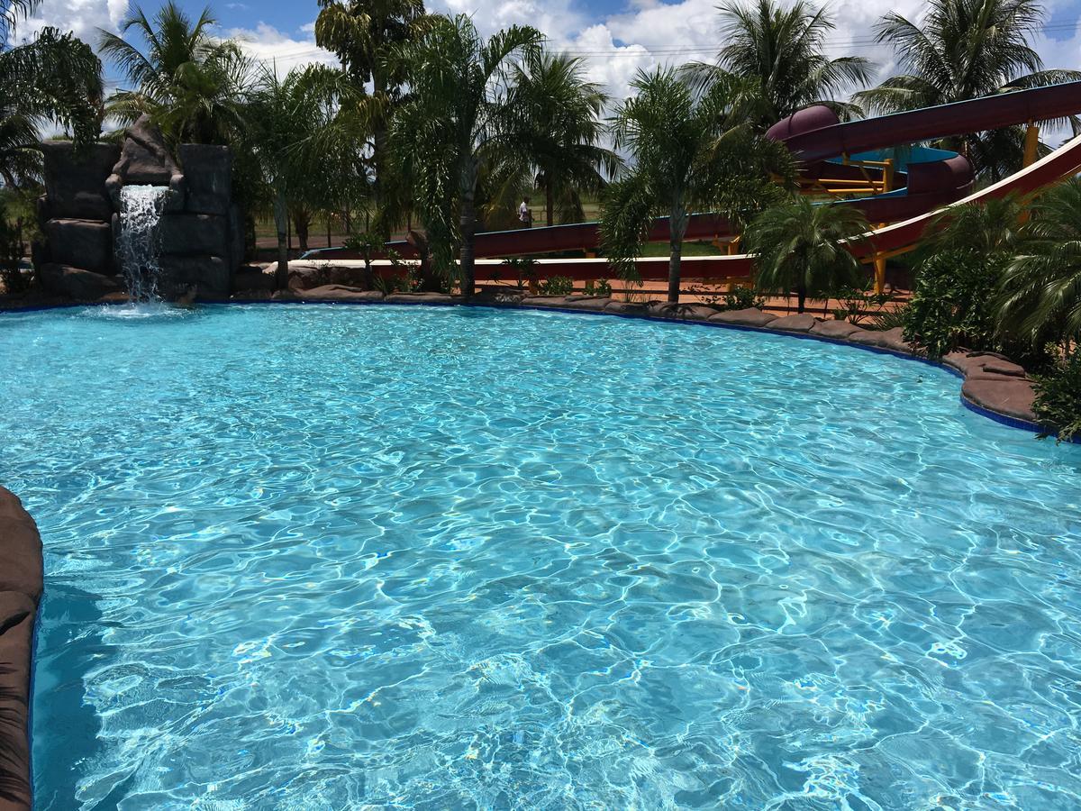 Grandes Lagos Resorts E Parque Aquatico Santa Clara d'Oeste Exterior photo